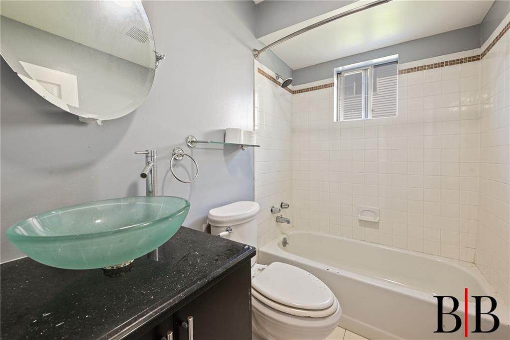 3114 Healy Avenue Bayswater Far Rockaway NY 11691