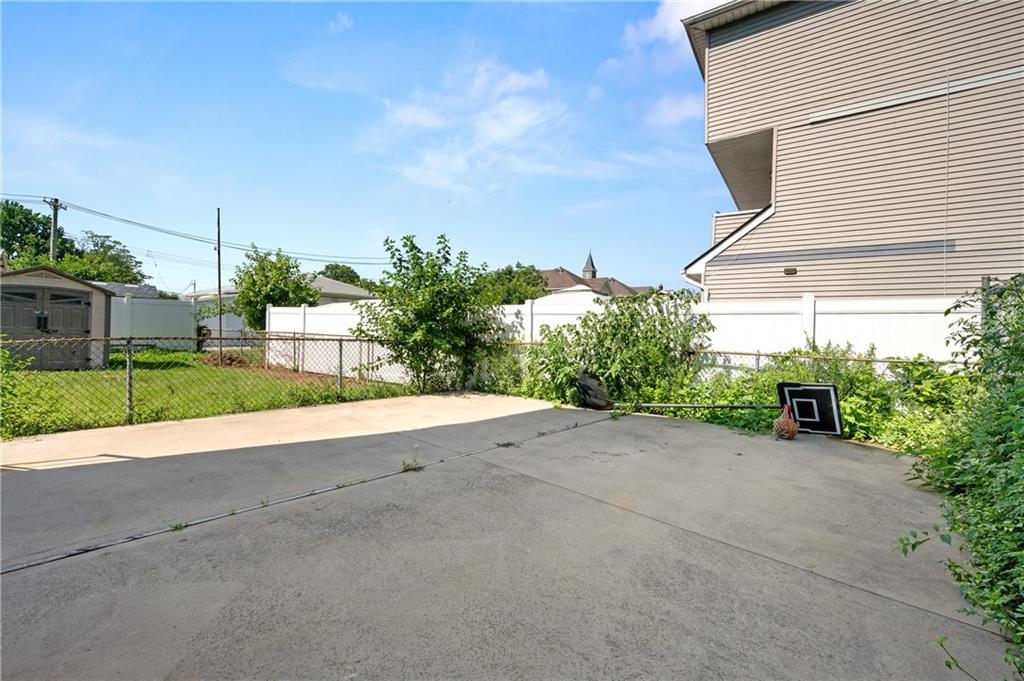 186 Union Avenue Mariner's Harbor Staten Island NY 10303