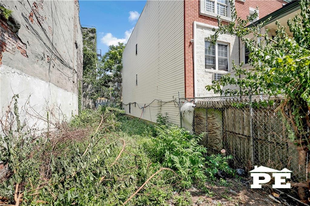 637 Blake Avenue East New York Brooklyn NY 11207