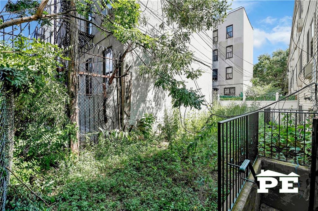 637 Blake Avenue East New York Brooklyn NY 11207