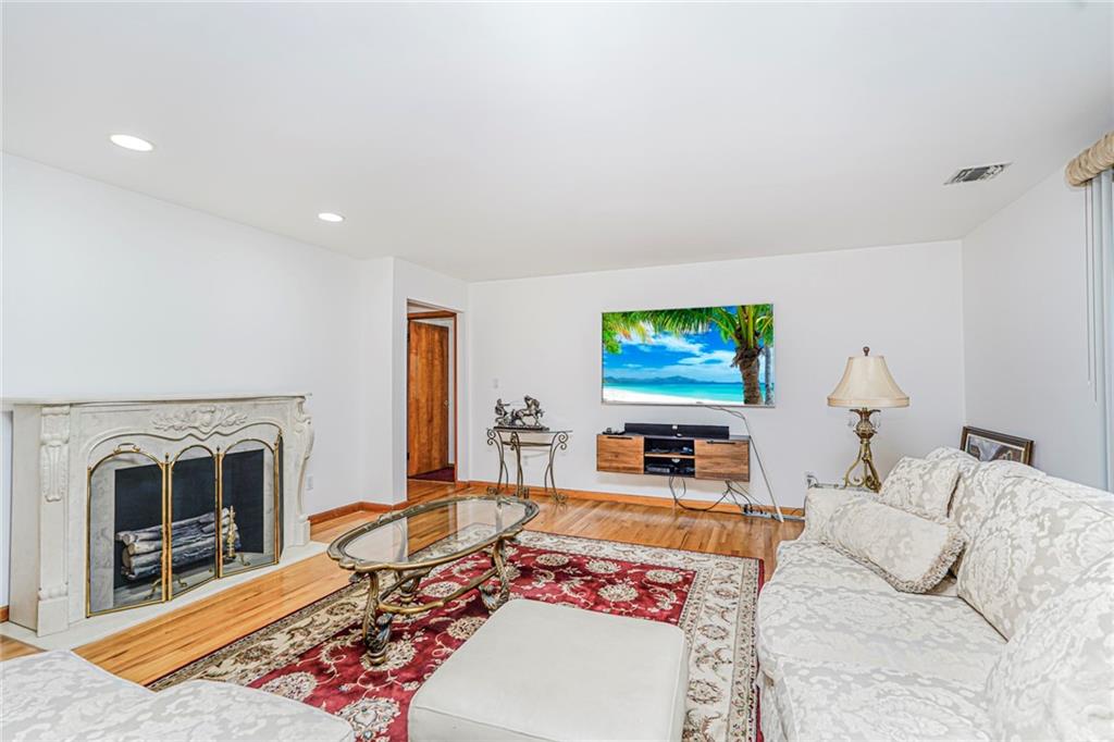 74 Longfellow Avenue Todt Hill Staten Island NY 10301