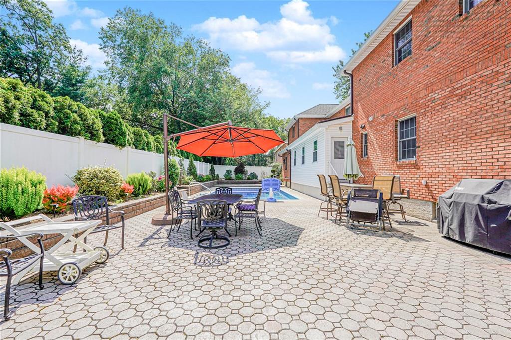 74 Longfellow Avenue Todt Hill Staten Island NY 10301