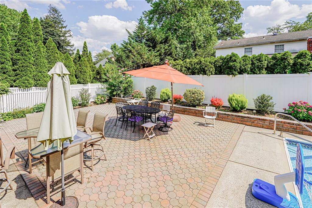 74 Longfellow Avenue Todt Hill Staten Island NY 10301