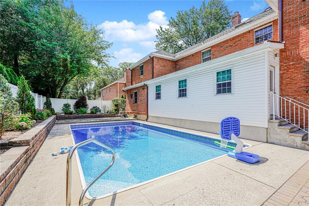 74 Longfellow Avenue Todt Hill Staten Island NY 10301
