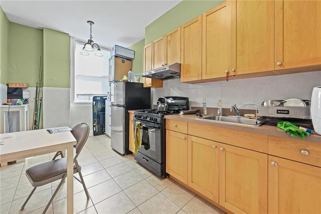 2154 60th Street Borough Park Brooklyn NY 11204