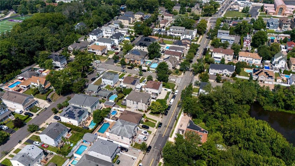 992 Huguenot Avenue Annadale Staten Island NY 10312