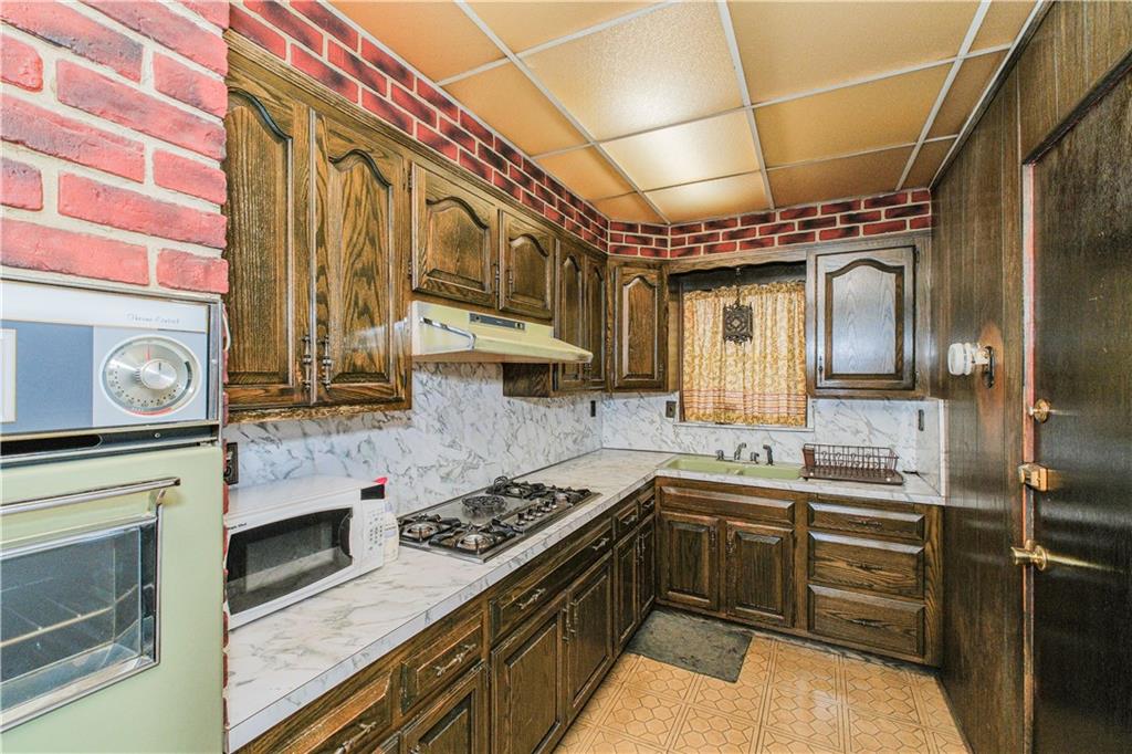 1959 73rd Street Bensonhurst Brooklyn NY 11204