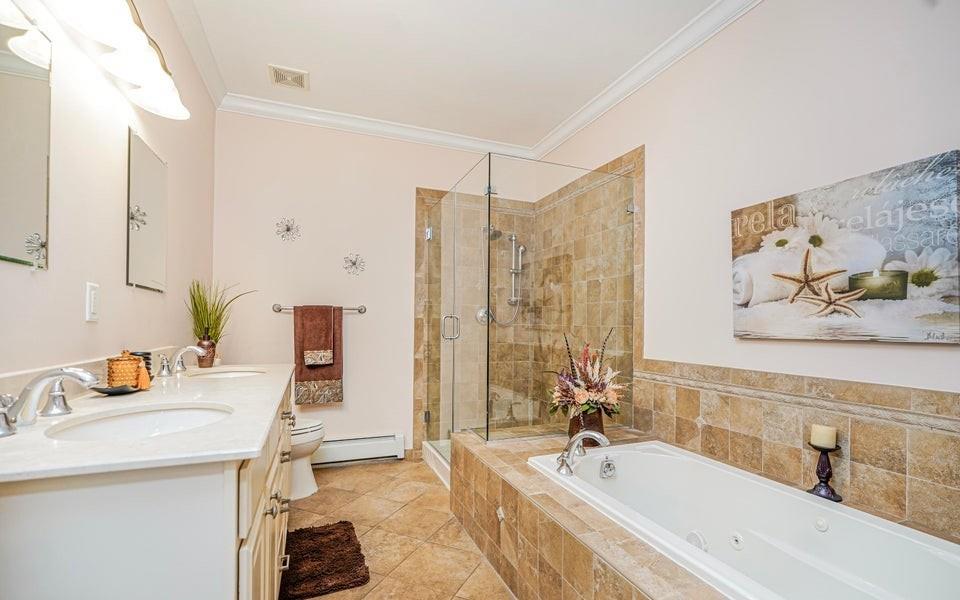 68 Tiller Court Richmond Valley Staten Island NY 10309