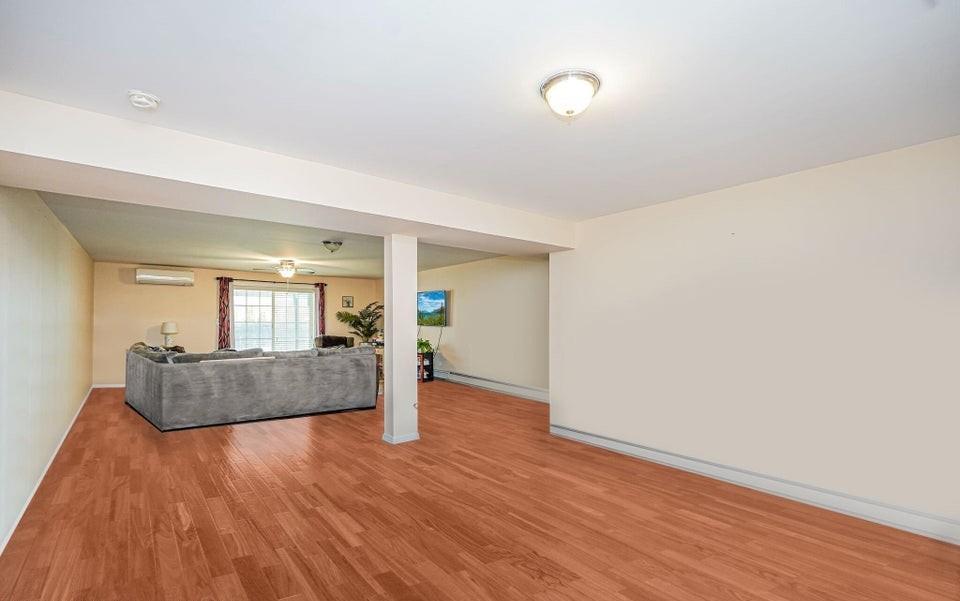 68 Tiller Court Richmond Valley Staten Island NY 10309
