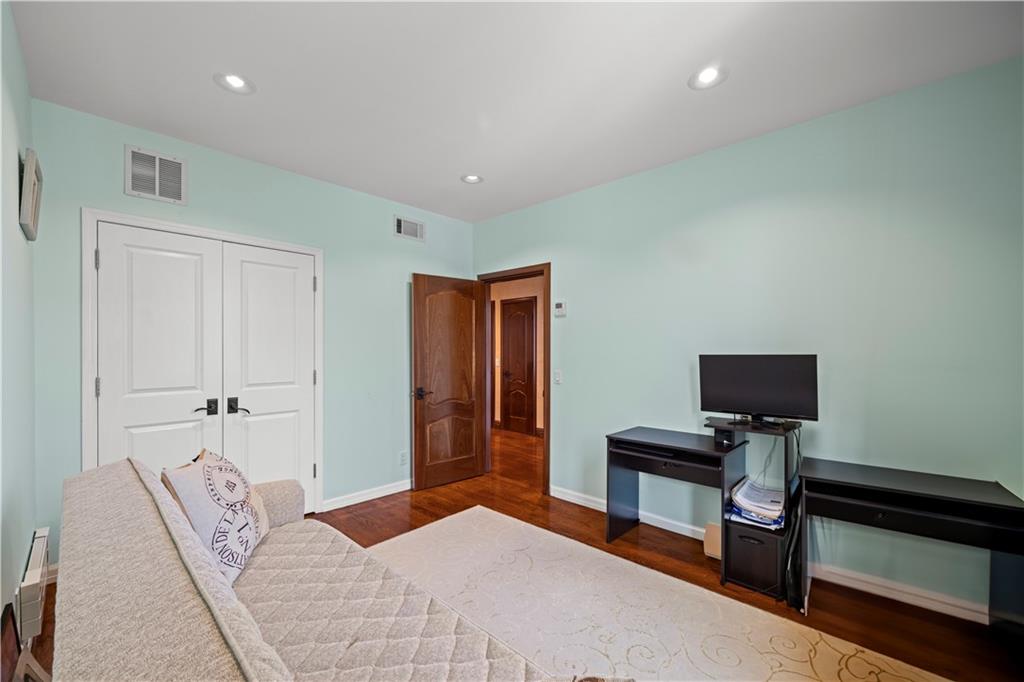 2650 East 19th Street Sheepshead Bay Brooklyn NY 11235