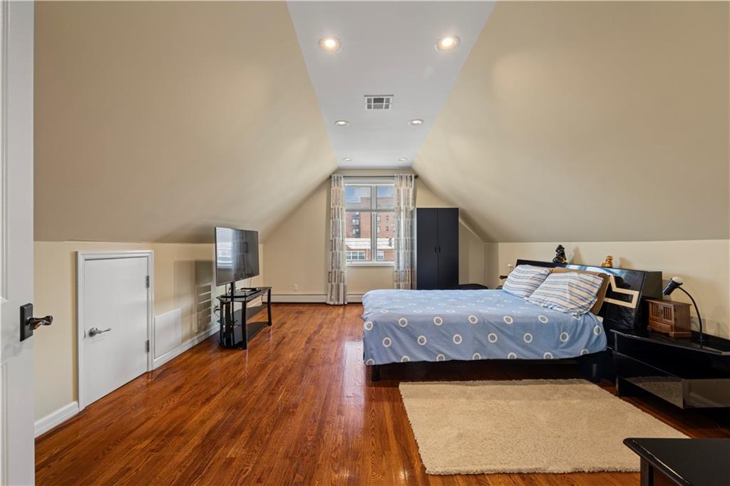 2650 East 19th Street Sheepshead Bay Brooklyn NY 11235