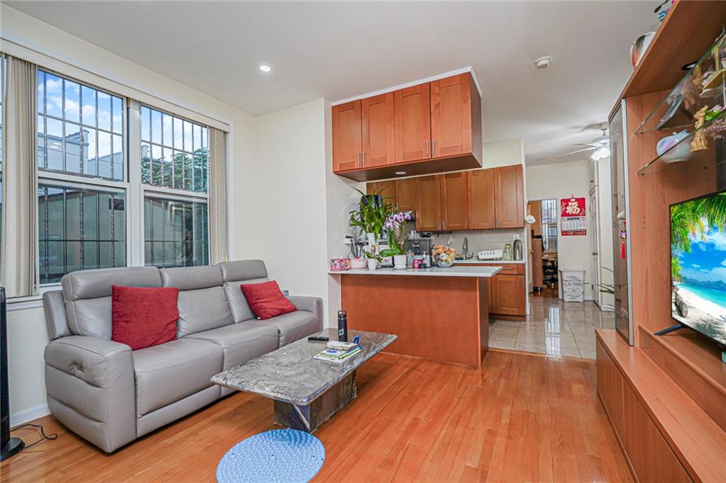 72 Bay 38th Street Gravesend Brooklyn NY 11214