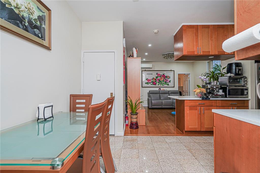 72 Bay 38th Street Gravesend Brooklyn NY 11214