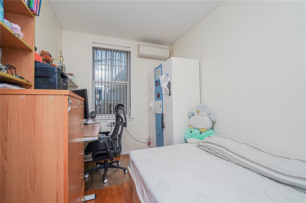 72 Bay 38th Street Gravesend Brooklyn NY 11214
