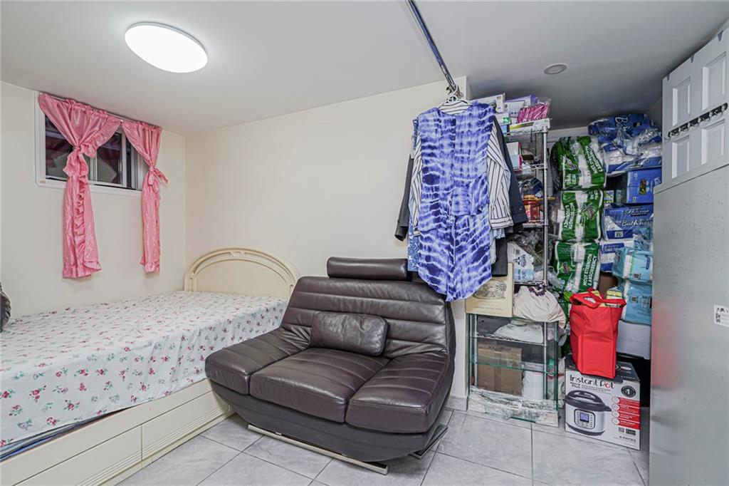 72 Bay 38th Street Gravesend Brooklyn NY 11214