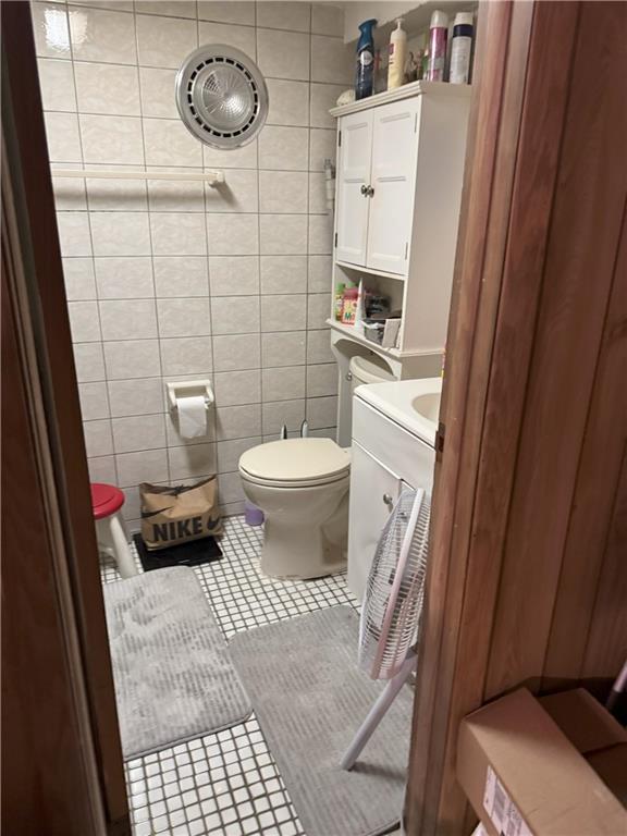 1609 Woodstock Street Out of NYC Elmont NY 11003