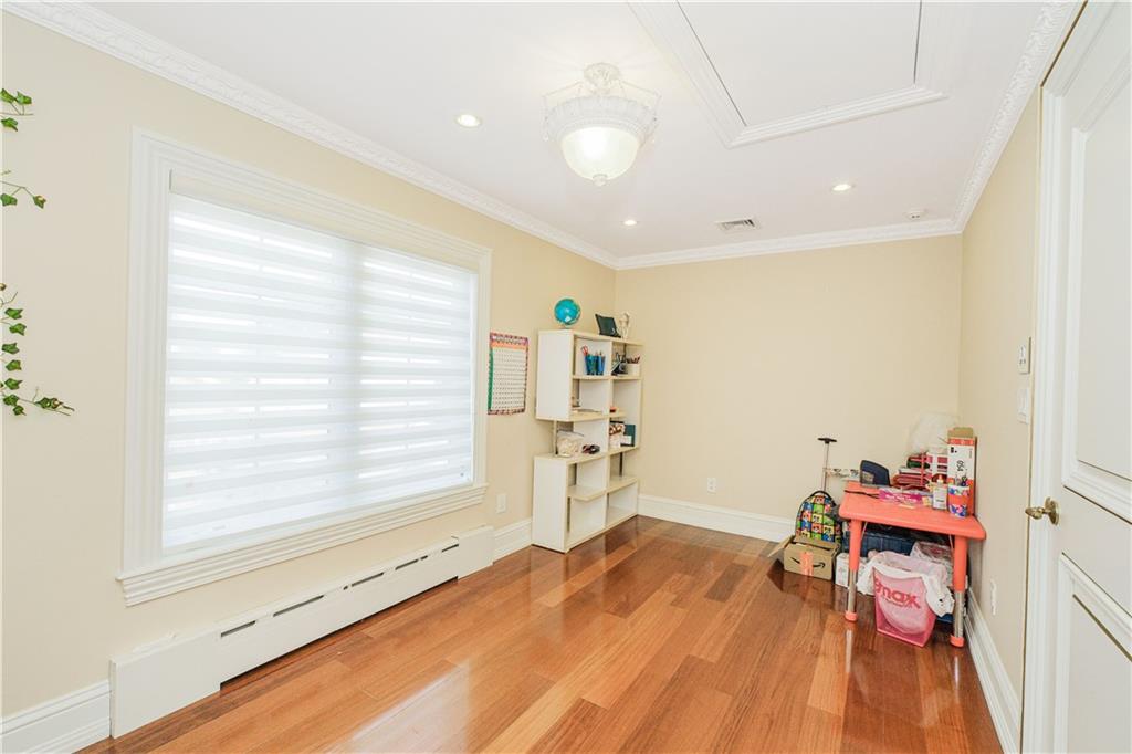 4094 Ocean Avenue Manhattan Beach Brooklyn NY 11235