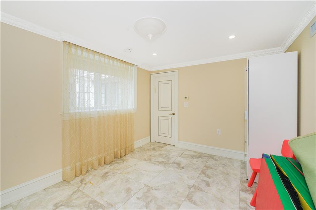 4094 Ocean Avenue Manhattan Beach Brooklyn NY 11235