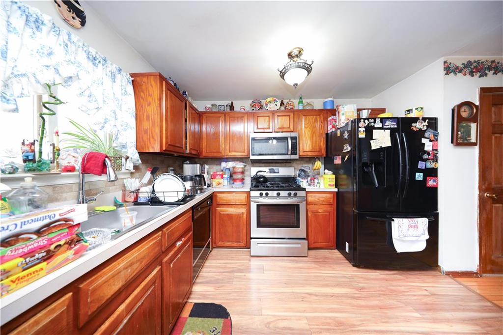 79 New Lane Rosebank Staten Island NY 10305