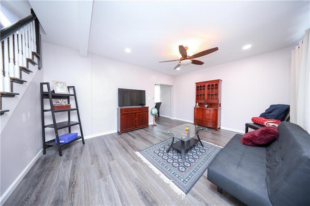 101 Laurel Avenue Tompkinsville Staten Island NY 10304