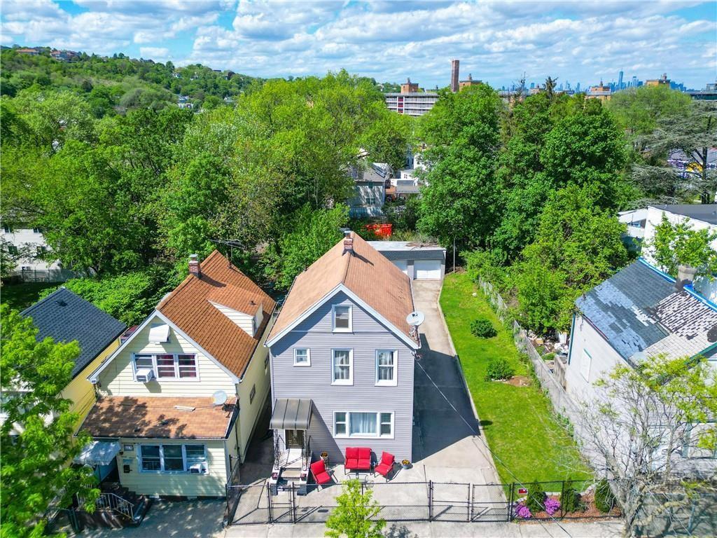 101 Laurel Avenue Tompkinsville Staten Island NY 10304