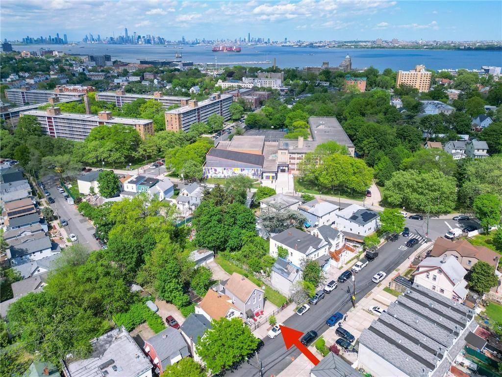 101 Laurel Avenue Tompkinsville Staten Island NY 10304