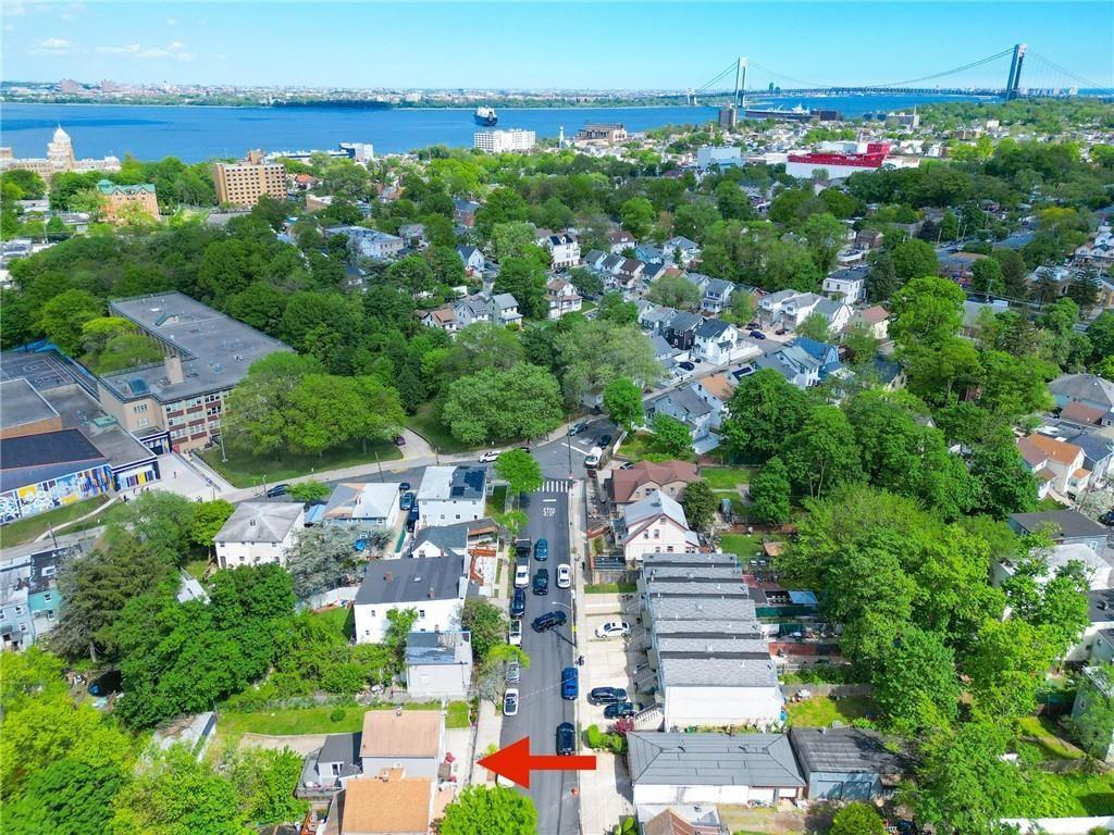 101 Laurel Avenue Tompkinsville Staten Island NY 10304
