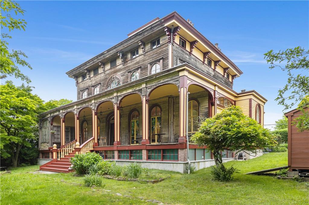 24 Saint Stephens Place Oakwood Staten Island NY 10306