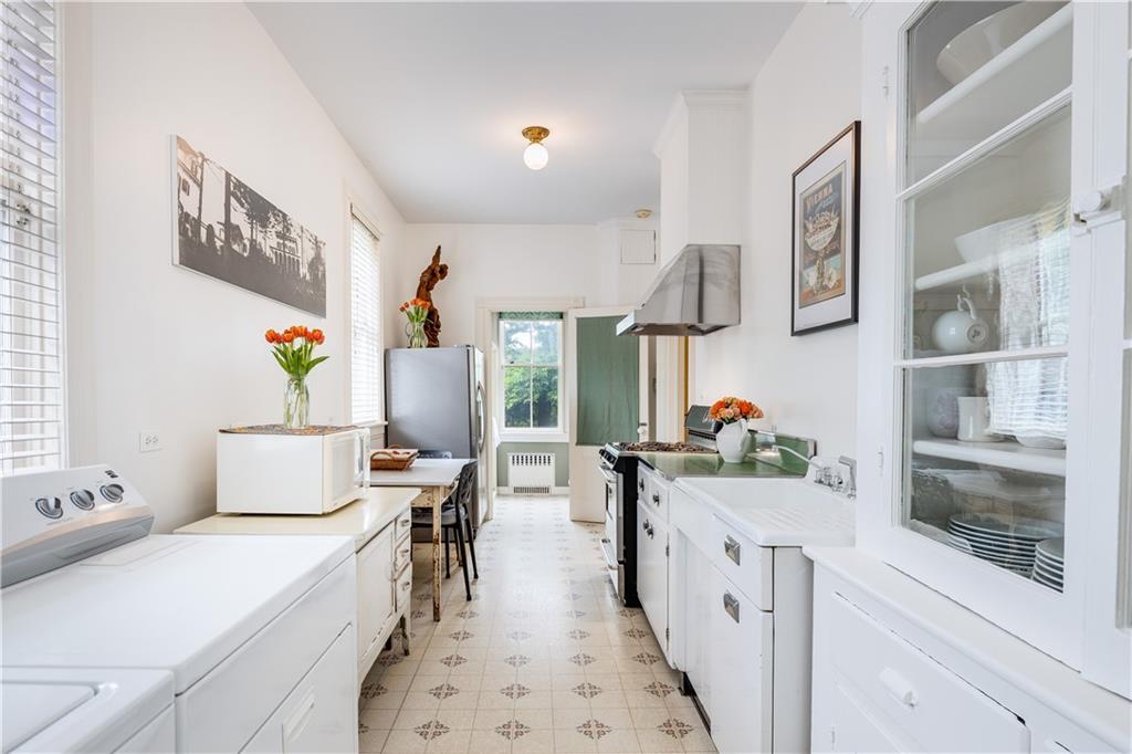 24 Saint Stephens Place Oakwood Staten Island NY 10306