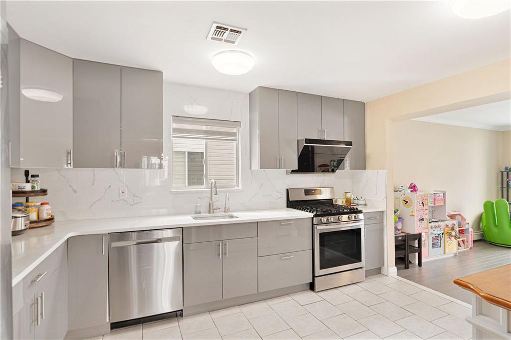 62 Dexter Avenue Woodrow Staten Island NY 10309
