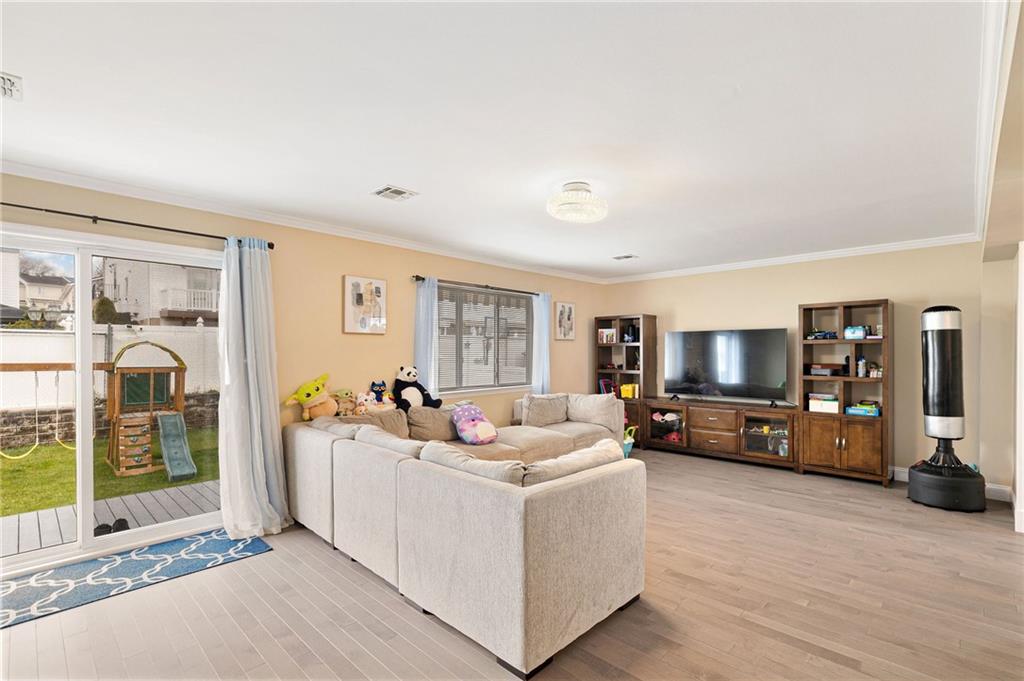 62 Dexter Avenue Woodrow Staten Island NY 10309