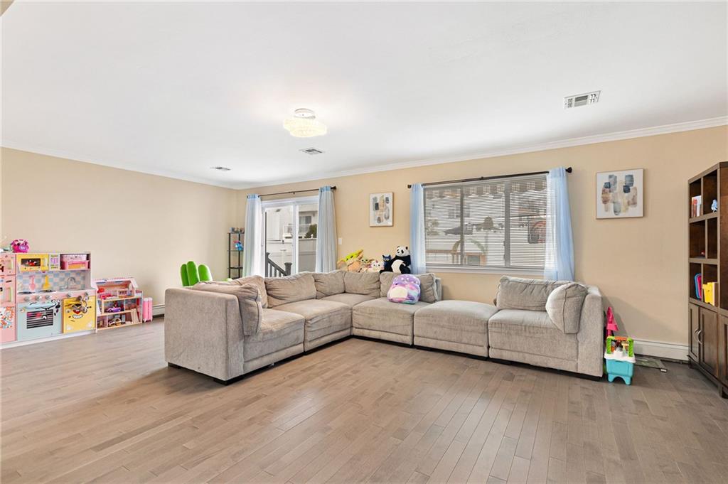 62 Dexter Avenue Woodrow Staten Island NY 10309