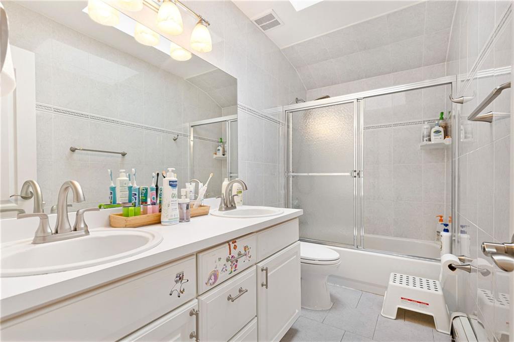 62 Dexter Avenue Woodrow Staten Island NY 10309