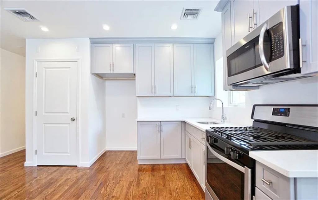 3020 Richmond Terrace Mariner's Harbor Staten Island NY 10303