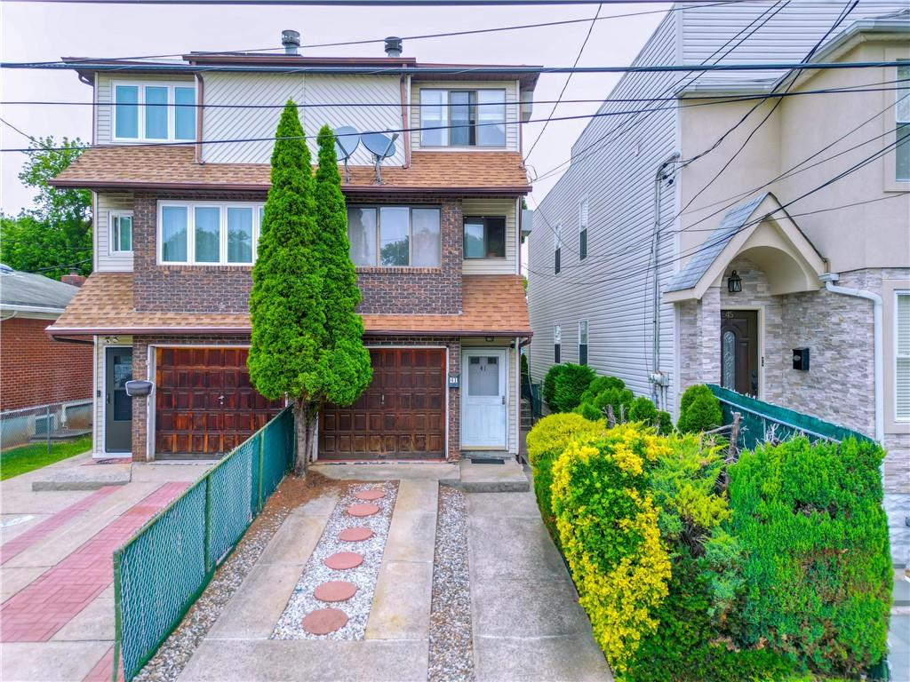 41 Lincoln Avenue Midland Beach Staten Island NY 10306