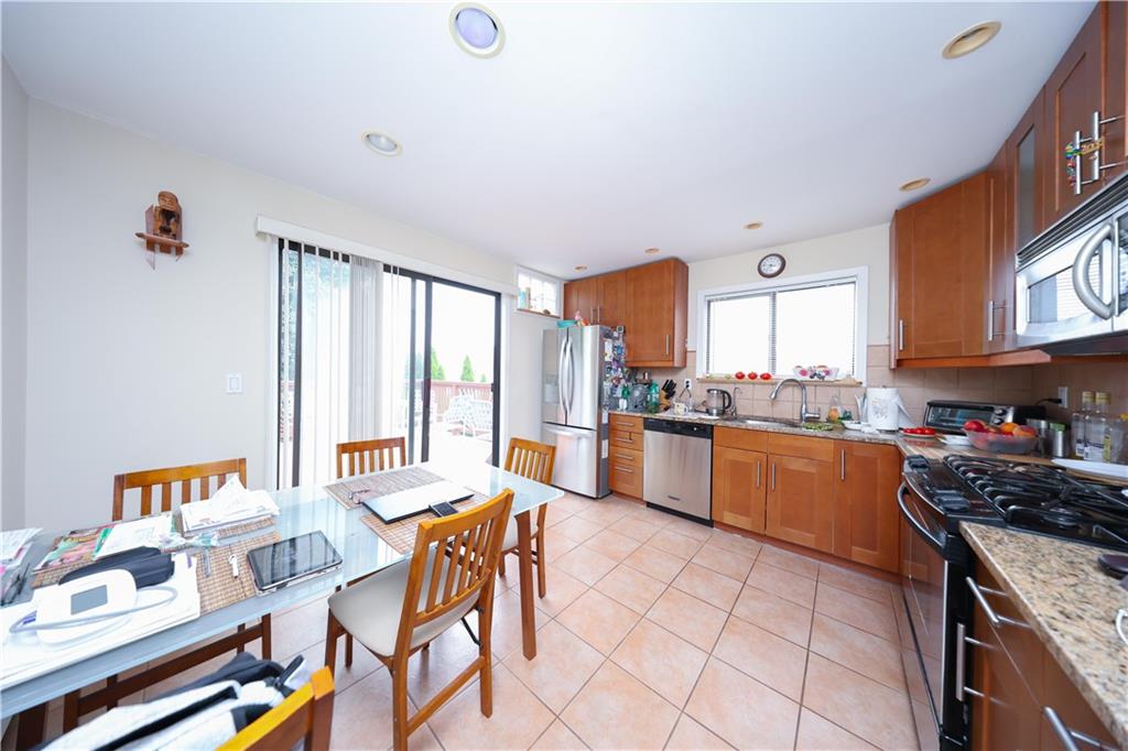 41 Lincoln Avenue Midland Beach Staten Island NY 10306