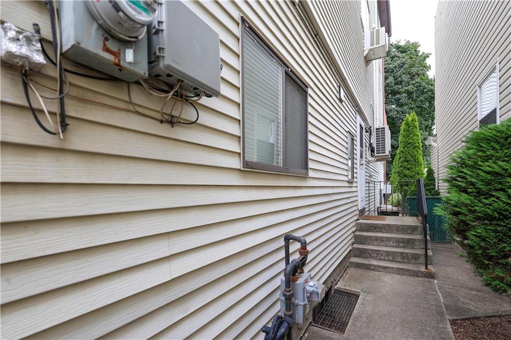 41 Lincoln Avenue Midland Beach Staten Island NY 10306