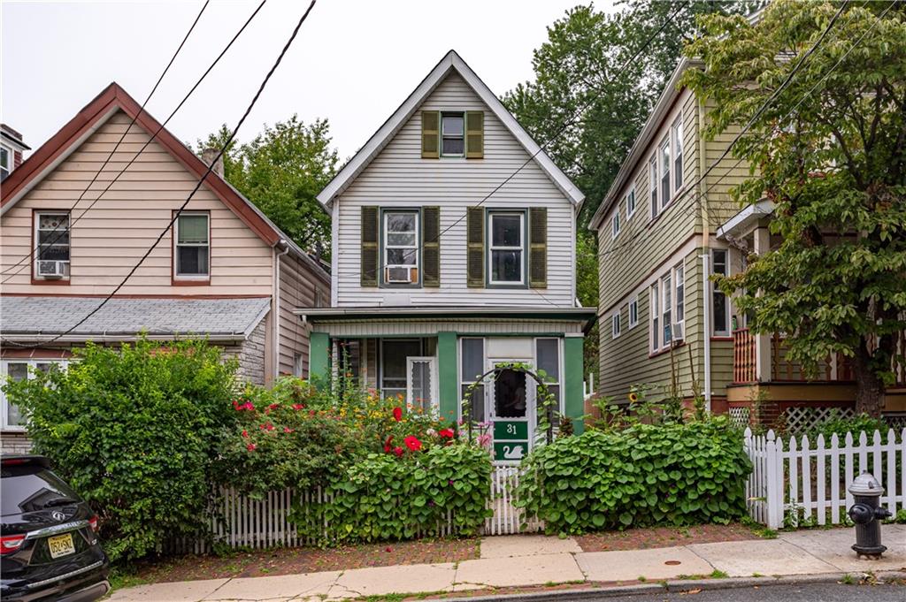 31 Crescent Avenue St. George Staten Island NY 10301