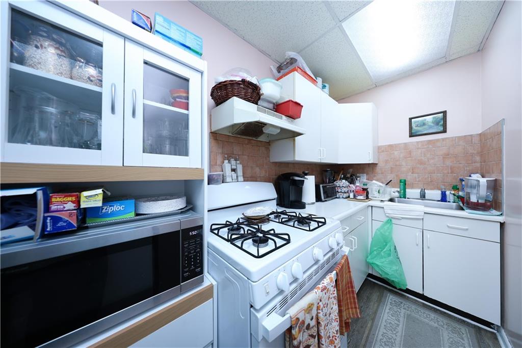 273 Clifton Avenue Rosebank Staten Island NY 10305