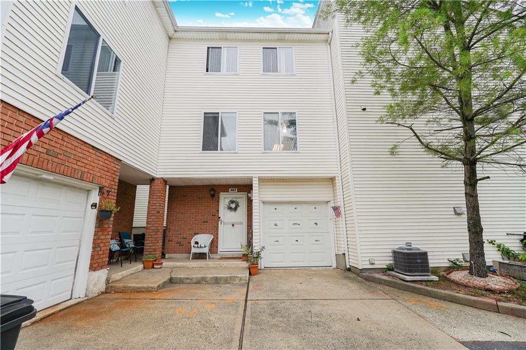 287 Jamie Lane Arden Heights Staten Island NY 10312