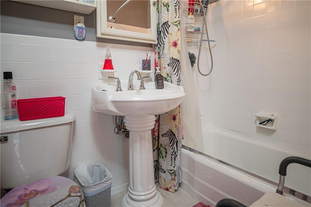 2915 West 5th Street Brighton Beach Brooklyn NY 11224