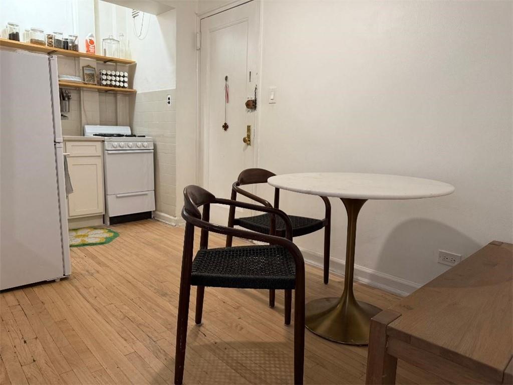 39-20 52nd Street Sunnyside Sunnyside NY 11377
