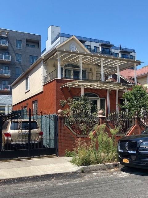 34 Amherst Street Manhattan Beach Brooklyn NY 11235