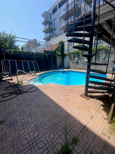 34 Amherst Street Manhattan Beach Brooklyn NY 11235