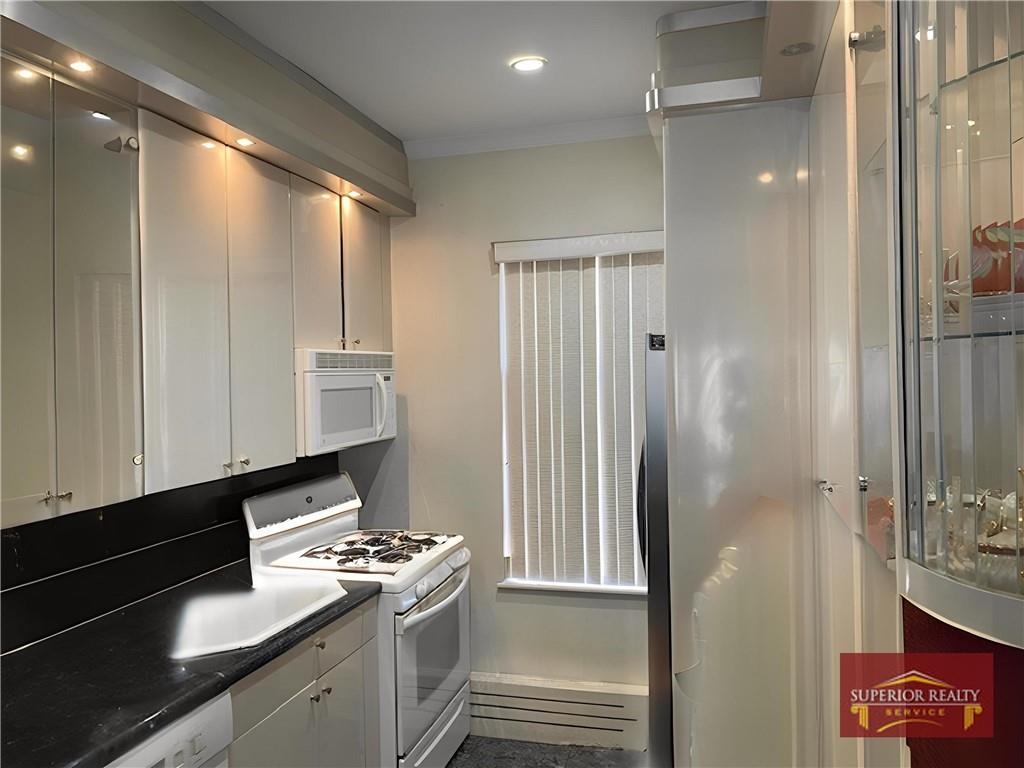 34 Amherst Street Manhattan Beach Brooklyn NY 11235