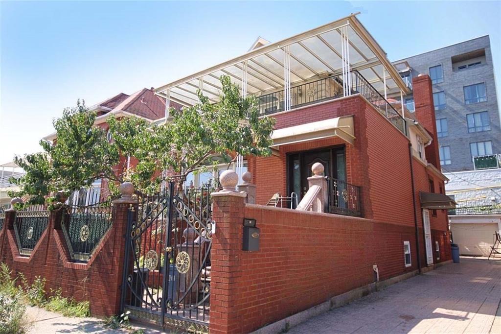34 Amherst Street Manhattan Beach Brooklyn NY 11235