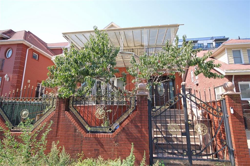34 Amherst Street Manhattan Beach Brooklyn NY 11235