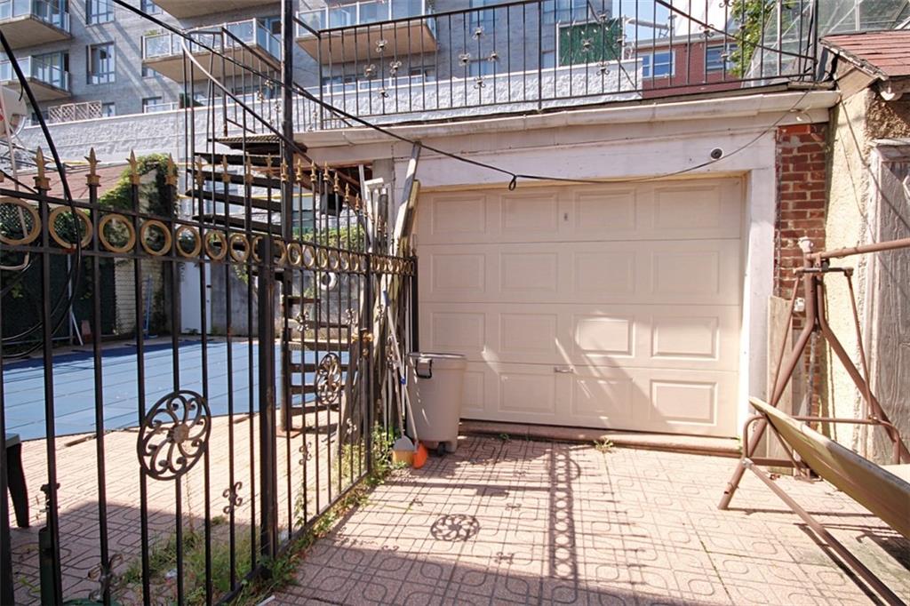 34 Amherst Street Manhattan Beach Brooklyn NY 11235