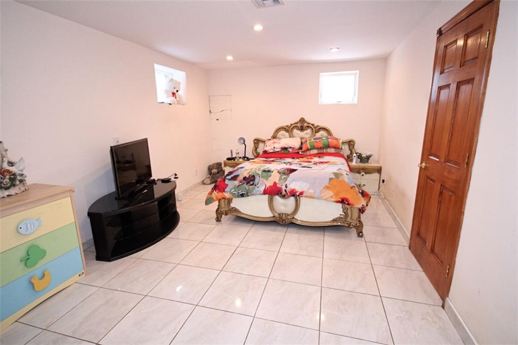 34 Amherst Street Manhattan Beach Brooklyn NY 11235