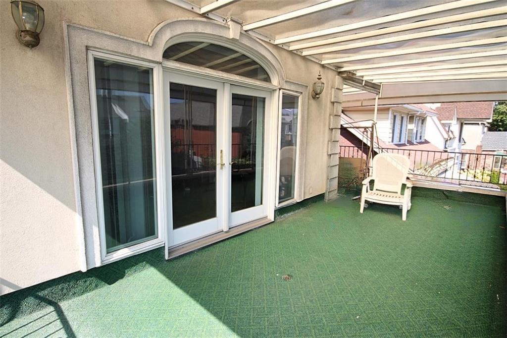 34 Amherst Street Manhattan Beach Brooklyn NY 11235
